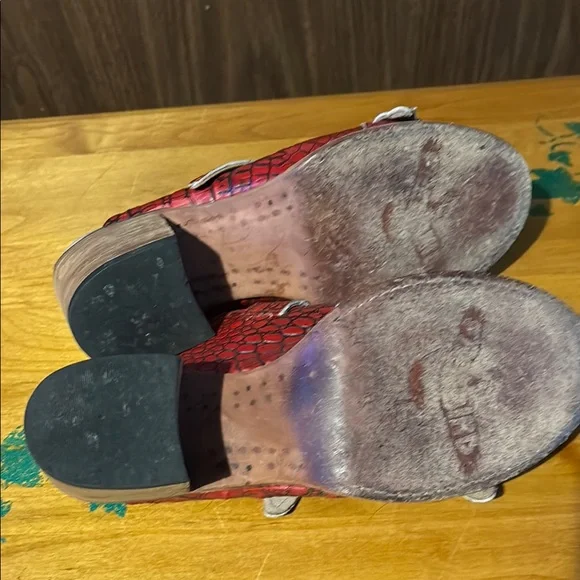 Freebird caprice size 8 Red Croc-Embossed Buckle Sandals - Picture 5 of 6